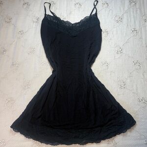 vintage josie black lace‑trim slip dress – size small